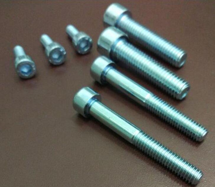 ISO4762 內六角圓柱頭螺釘